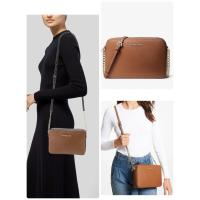 ราคา กระเป๋าสะพายข้าง หนังสีน้ำตาล Michael Kors Jet Set Item Large Crossbody 35T8GTTC9L 9 นิ้ว (51302739984)