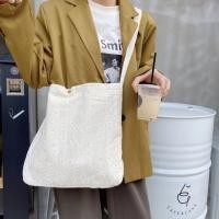 ราคา (พร้อมส่ง) กระเป๋าผ้า ลายปักดอกเดซี่ (13714883215)