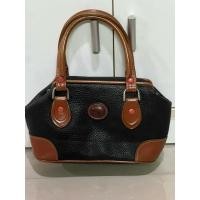 ราคา กระเป๋าถือทรงหมอนมือสอง (52001929659)