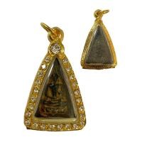 ราคา พระสมเด็จจิตรลดาเนื้อผงแม่เหล็กดูดติด พร้อมกรอบทองไมครอน (21866936565)