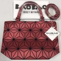 ราคา BAO BAO ISSEY MIYAKE NEW STYLE COLOR RED (487289017)