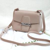ราคา กระเป๋า Longchamp Roseau Leather Cross Body Bag สี Powder รุ่นที่ longchamp ใช้คำว่า timeless collection เพราะใช้ได้ตลอด (25269678329)