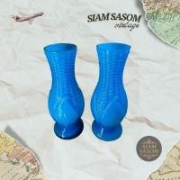 ราคา แจกันแก้วสีฟ้าครามล้ำค่า (Cobalt/Milk Glass) ลายข้าวโพดคู่ วินเทจ สะสม (49900242757)