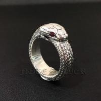 ราคา แหวนเงินแท้ งูกินหาง ดวงตาฝังพลอย (รุ่นใหญ่ 8mm) Sterling Silver 925 NSRG2709 (15429894193)