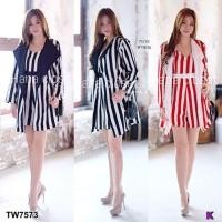 ราคา เซต​ 2​ ชิ้น​ - เซทจั้มสูทสายเดี่ยวขาสั้นลายริ้ว + เสื้อสูทคอปกแขนยาว​ #สาวอวบ (1633664987)
