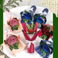 ราคา ช่อดอกไม้ของขวัญ ของขวัญปัจฉิม ช่อดอกไม้ ช่อดอกไม้ริบบิ้น ดอกกุหลาบริบบิ้นผ้า ดอกกุหลาบ ดอกกุหลาบสีนำเงิน ไม้ประดับbymom (55656923283)