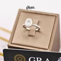 ราคา S1-2 *ส่งจากไทยภายใน 3 วัน* แหวนเงินแท้ 925 ชุบทองคำขาว เพชร Moissanite (โมอีส) ทรง Oval 3.0 กะรัต (43629692043)