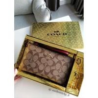 ราคา COACH BOXED LARGE WRISTLET Size L 1 zip แท้% (9807715538)