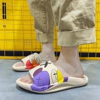 ราคา ปี5 รองเท้าสไลด์ Yeezy Unisex แบบกันน้ำ ออกแบบโดย Kaws Sesame Street และ Spongebob ทำจากวัสดุ EVA พร้อมส่ง (42629586117)