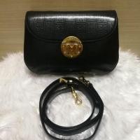 ราคา กระเป๋าสะพายเมโทรซิตี้​ ของแท้​ สภาพสวย​ อะไหล่ยังทองสวยค่ะ​ ข้างในสะอาด​ (2353619925)