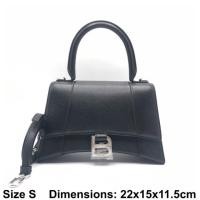 ราคา Balenciaga Hourglass size S in Black Grain Leather (5761007213)