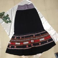 ราคา กระโปรงม้ง ล้านนา มือ 1 เอว25-26 ยาว36 *แค่ลอง (8321631190)