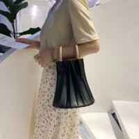 ราคา กระเป๋า​สะพาย​ทรง​จีบ​ (6408041656)