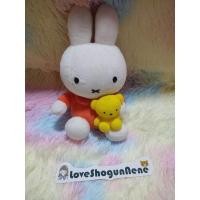 ราคา Miffy มิฟฟี่ ตุ๊กตาน้องกระต่ายมิฟฟี่อุ้มหมี น่ารักมากๆ (17881579844)