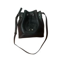 ราคา guess มือ2 ทรงขนมจีบก้นกว้าง9นิ้ว สูง10นิ้ว สายมีรอยพับเล็กน้อย (28990382894)