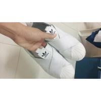 ราคา Adidas slip on สีขาว แท้100% (821063481)