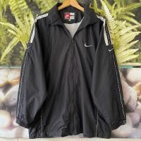 ราคา เสื้อแจ็คเก็ต Nike มือ2 แท้ (18781425995)