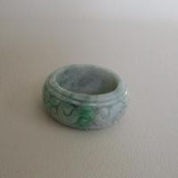 ราคา แหวนหยกพม่า Jadeite แกะสลักลายขด ขนาดวงใน 20.9mm หรือเบอร์ 64-65 กว้าง 12.2mmสีขาวน้ำนมติดเขียวแอปเปิลสวยงาม (10999442188)