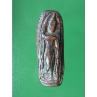 ราคา พระกำแพง ลีลาเม็ดขนุน กรุวัดพิกุล เนื้อดินผสมว่าน ทารักเก่า ขนาด 1x4 cm (50269) (54405857767)