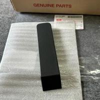 ราคา แท้ศูนย์ % ฝาปิดคอนโซลกลาง ใต้เบรคมือ D-MAX 2012-2019 (YN-8-97416651-2) (13494183384)
