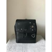 ราคา สินค้า Outlet GUESS mini back pack ของแท้ 100% (714568774)