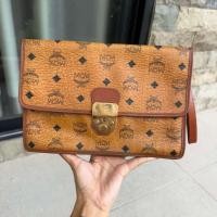 ราคา คลัชmcmวินเทจ ของแท้ 100% (40654176581)