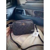 ราคา กระเป๋า COACH CROSSBODY POUCH IN SIGNATURE CANVAS #COACH2ซิป ทรงกล่อง มือสอง (19107276700)