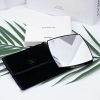 ราคา ขนาดเล็กแบบพกพา~ชาแนลกระจกแต่งหน้าประกอบสองด้านพร้อมกระเป๋าผ้าสักหลาด (50108126243)