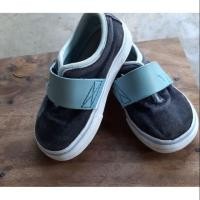 ราคา ร้องเท้าเด็กpumaแท้มือ2 (ของลูกชาย)ตำหนิแค่สีดรอป ไซด์ตามภาพ ใส่เท่ๆชิลๆ (2499786419)