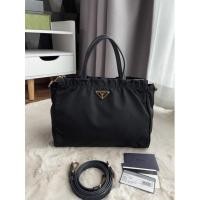 ราคา Prada tessuto dhopping bag size 11” ขนาดน่ารัก (18472469936)
