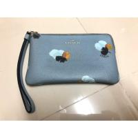 ราคา [ของแท้100%]กระเป๋าสตางค์คล้องมือ Coach มือ 2 แท้ % หนัง สีฟ้า (7814444146)