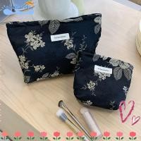 ราคา เอบินแลนด์ กระเป๋าแต่งหน้าซิปปิดดอกไม้ลายดอกไม้กระเป๋าคลัทช์แบบพกพาความจุขนาดใหญ่โพลีเอสเตอร์ผ้าใบเดินทางถุงแป้งเดินทางใช้ (47857330611)