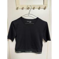 ราคา เสื้อครอป CK Calvin Klein ของแท้ 100% สภาพดีมาก size M (51405945729)