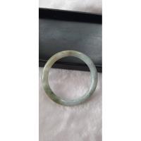 ราคา J88กำไลหยกพม่า สีขาวอมหมอกควัน แซมเหลืองเขียวอ่อน เนื้อเทียนกึ่งแก้ว (16466586416)