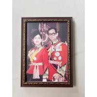 ราคา กรอบรูปในหลวงร.9คู่พระราชินี21x30cm (46702038768)