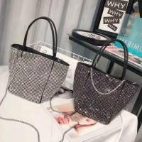 ราคา กระเป๋าประดับคริสตัล สวย หรูหรา Crystal Bucket with Crossbody Bag (4133313367)