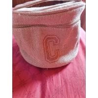 ราคา Clarins make-up/skin care bag (new) (25015219565)