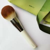 ราคา (ส่งต่อ)​ แท้ แปรง​ Lamer รุ่น​ The Powder Brush​ แปรงปัดแป้งฝุ่น (4215421872)