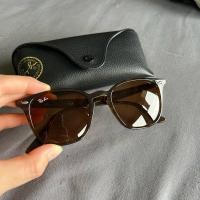 ราคา ส่งต่อ Rayban RB4258F 710/73 (52mm) ของเเท้!! (28052842482)