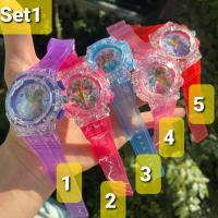ราคา เอลซ่า คิตตี้ Hello Kitty นาฬิกามีไฟเปลี่ยนสีได้ (6664203804)