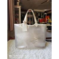 ราคา LV White Vinyl Epi Plage Lagoon Bay GM Bag DC 02สภาพดี วัสดุเป็นไวนิลใสลายไม้ประกายทองสวย มือ2 ของแท้‼️ (24640682258)