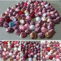 ราคา ดอกกุหลาบผ้าซาติน ขนาด 2 ซม. (แพค 6 ดอก) (24419390662)