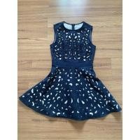 ราคา เดรสสั้น สีกรม ฉลุลูกไม้ (12002431237)