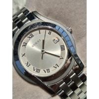ราคา Gucci 5500m แท้ นาฬิกากุชชี่มือสอง ระบบถ่าน ข้อมือ 19 cm สภาพดี พร้อมกล่อง แท็ก ใบแท้เดิม (40726466617)