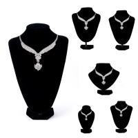 ราคา หุ่นคอ แท่นโชว์สร้อยคอ โมเดลหุ่นคอ งานกำมะหยี่ สวย มีหลายขนาด สินค้าพร้อมส่งในไทย (2177874160)