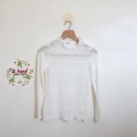 ราคา เสื้อลูกไม้คอเต่าแขนยาว สีครีม มือสองสไตล์ญี่ปุ่น (16292502890)