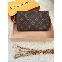 ราคา lv bucket pouch pm ปี 2001 (24903262278)