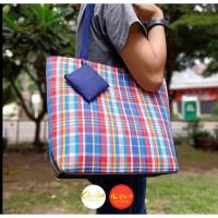 ราคา กระเป๋าถือสะพายไหล่ งานผ้าขาวม้า รูปทรงปากตรงใบใหญ่พร้อมแถมกระเป๋าสตางค์น้อย (7245433372)