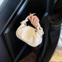 ราคา พรีเมี่ยมพื้นผิวเฉพาะออกแบบจีบใหม่การค้าต่างประเทศกระเป๋าผู้หญิงแสงหรูหรามูลค่าสูงน่ารักกระเป๋าสะพายไหล่ข้างหนึ่ง (42479813213)