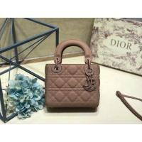 ราคา Dior Lady Mini Bag วัสดุหวายลายตารางหนังเนียน ส่วนผสมโลหะสีเดียวกัน ขนาด 17 ซม. (47808327024)